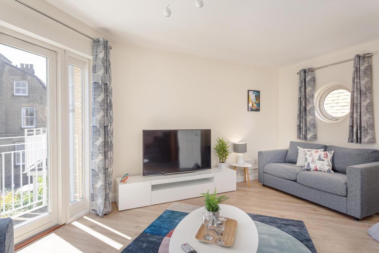 2 Bedroom City Centre Townhouse - With Parking CBG Екстериор снимка