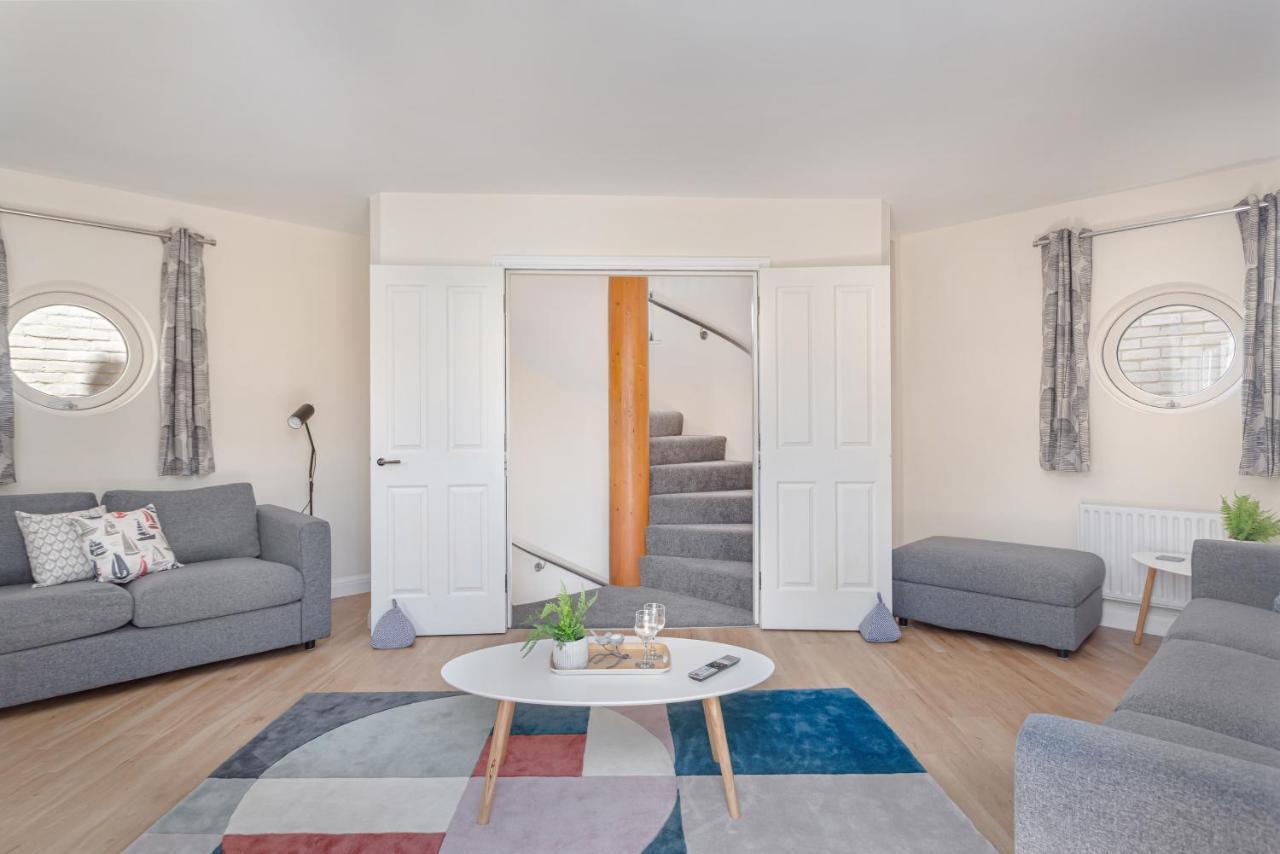 2 Bedroom City Centre Townhouse - With Parking CBG Екстериор снимка