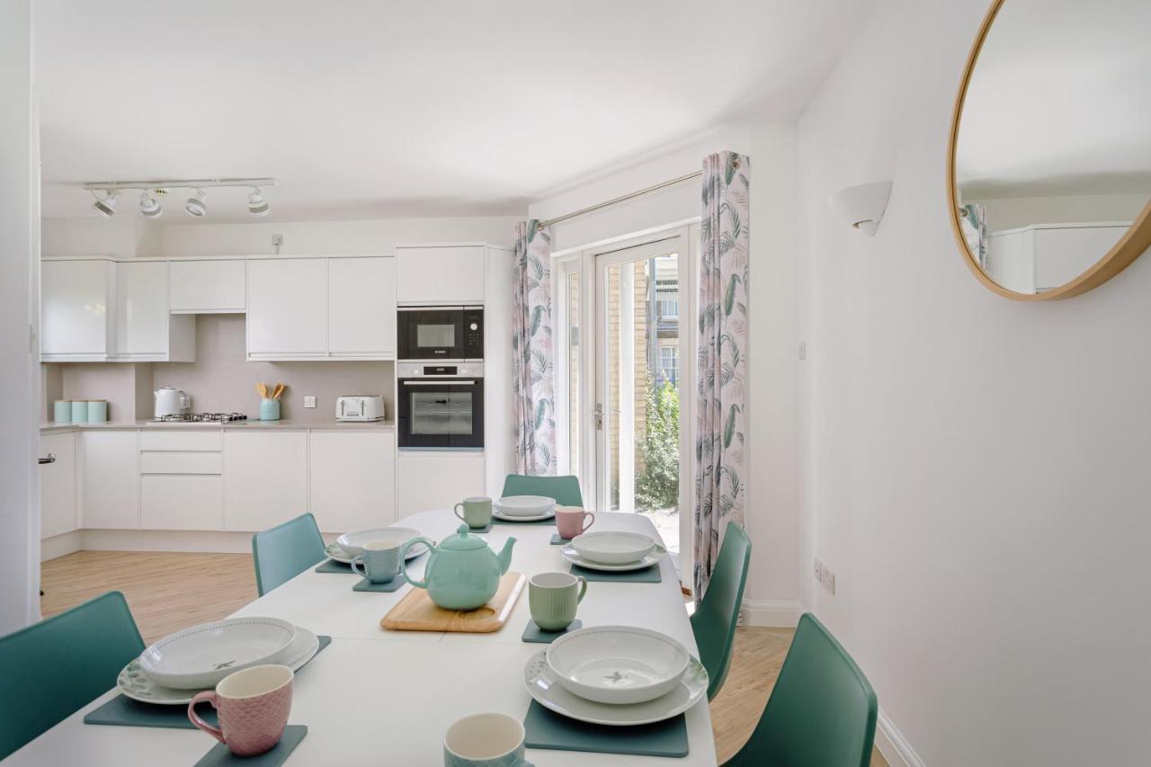 2 Bedroom City Centre Townhouse - With Parking CBG Екстериор снимка