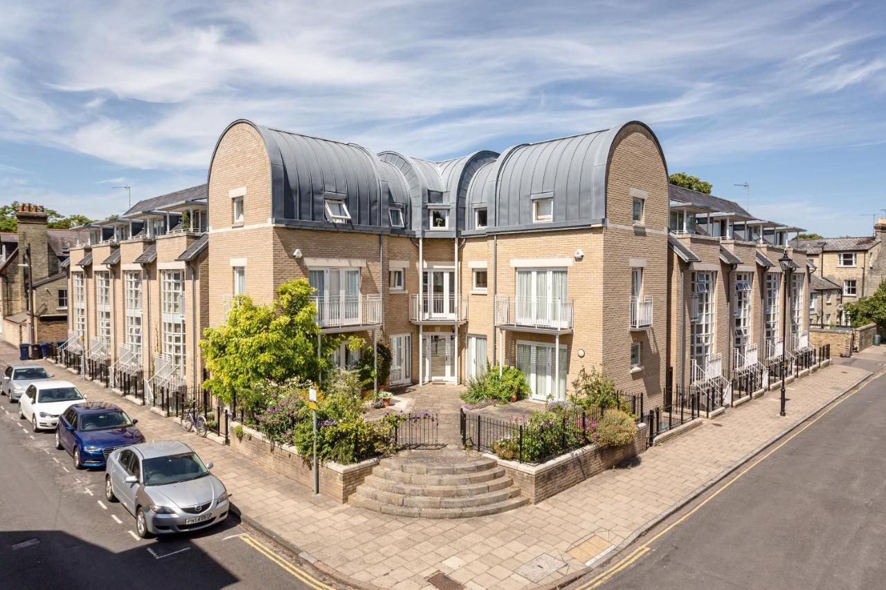 2 Bedroom City Centre Townhouse - With Parking CBG Екстериор снимка